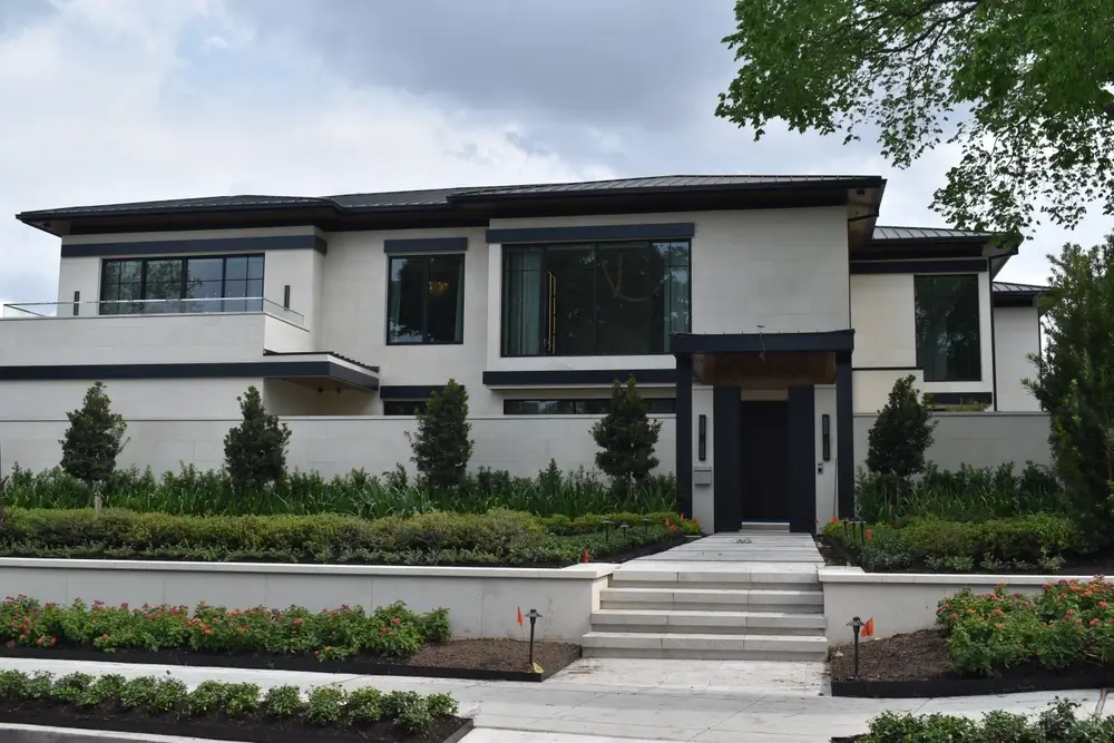 A new modern home with exceptional landscaping in Houston, Texas